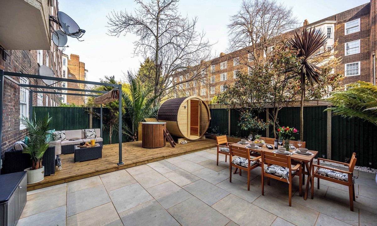 Prince's Apartment | Modern 4 Bed Flat | Prime Central London Location