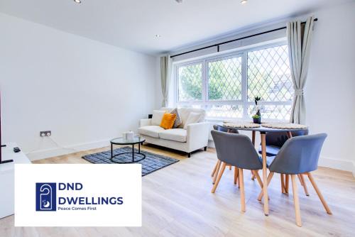 Colchester Apartment | Modern 4 Bed Home with Driveway