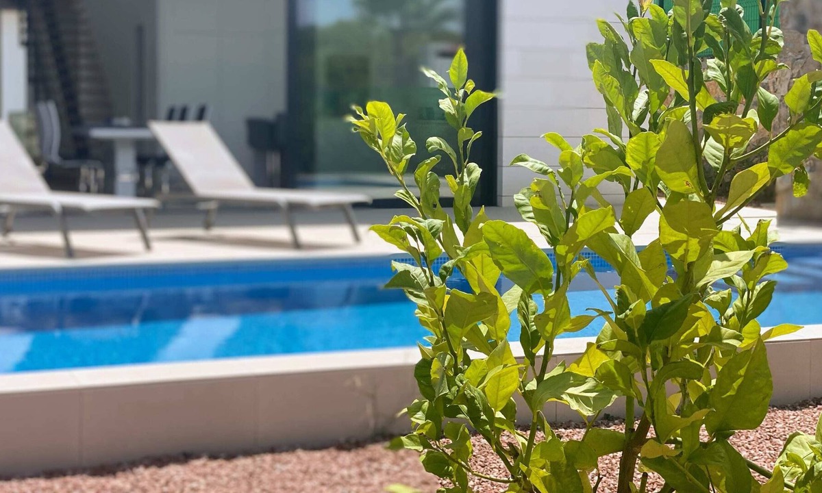 Lo Rufete House | Modern 4 Bedroom Villa with Pool LC1