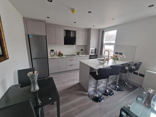 Caversham Apartment | Modern 4 BR flat with 4 ensuites in central Reading