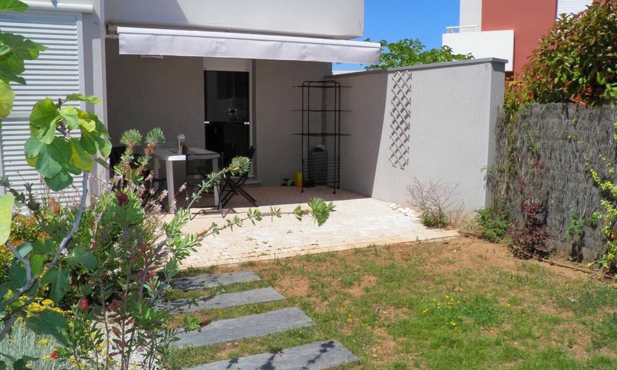Sete Villa | Modern 4-room villa 800m from beach with air conditioning and parking