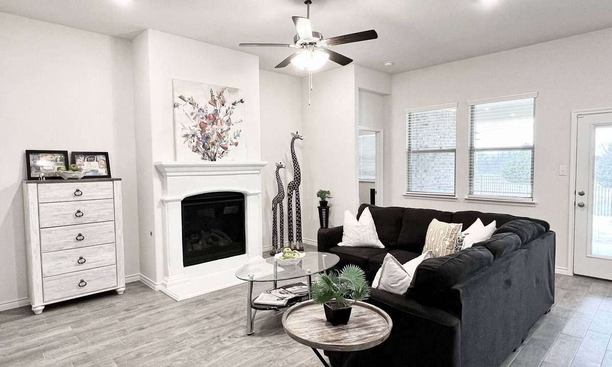Forney House | Modern 4B Home | Fiber Optic Wifi | Built in 2021!