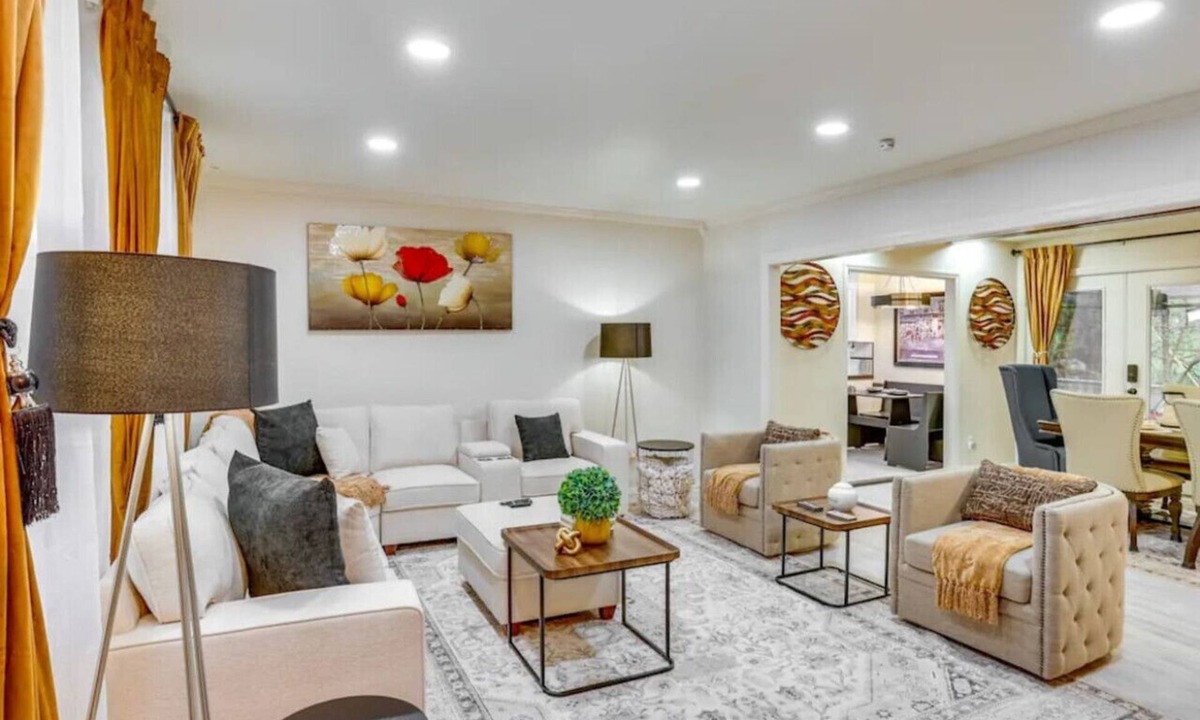 Lewisburg House | Modern 4BR 2BA Villa Near Bucknell with Pool