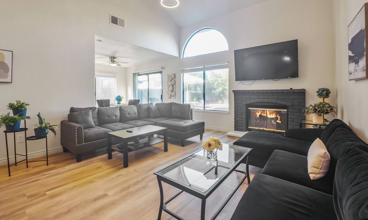 Pittsburg House | Modern 4BR Home+Near BART+Kaiser
