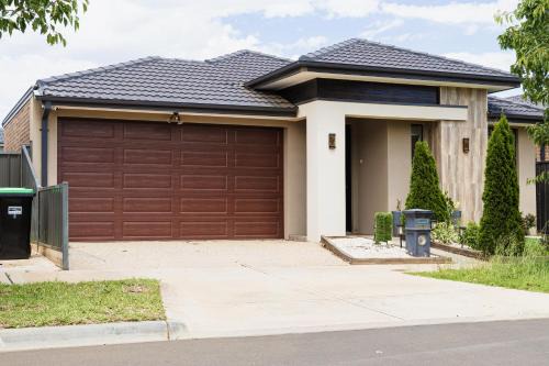 Melton South House | Modern 4BR Home Spacious & Family Friendly