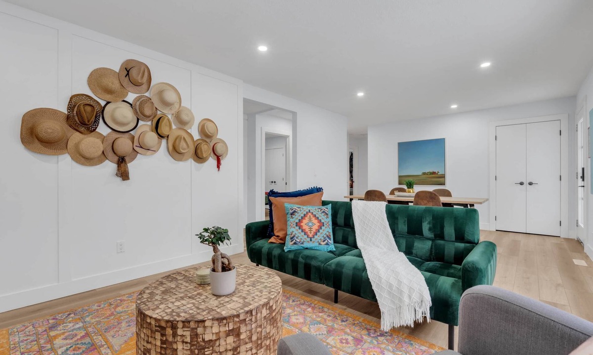 Killarney House | Modern 4BR | Main Floor King | Central + Parking