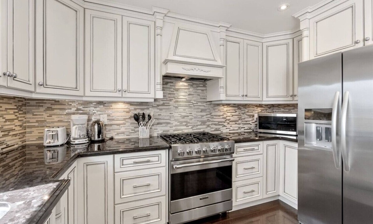 Richmond Hill House | Modern 4BR Retreat w/Premium Comforts & Parking
