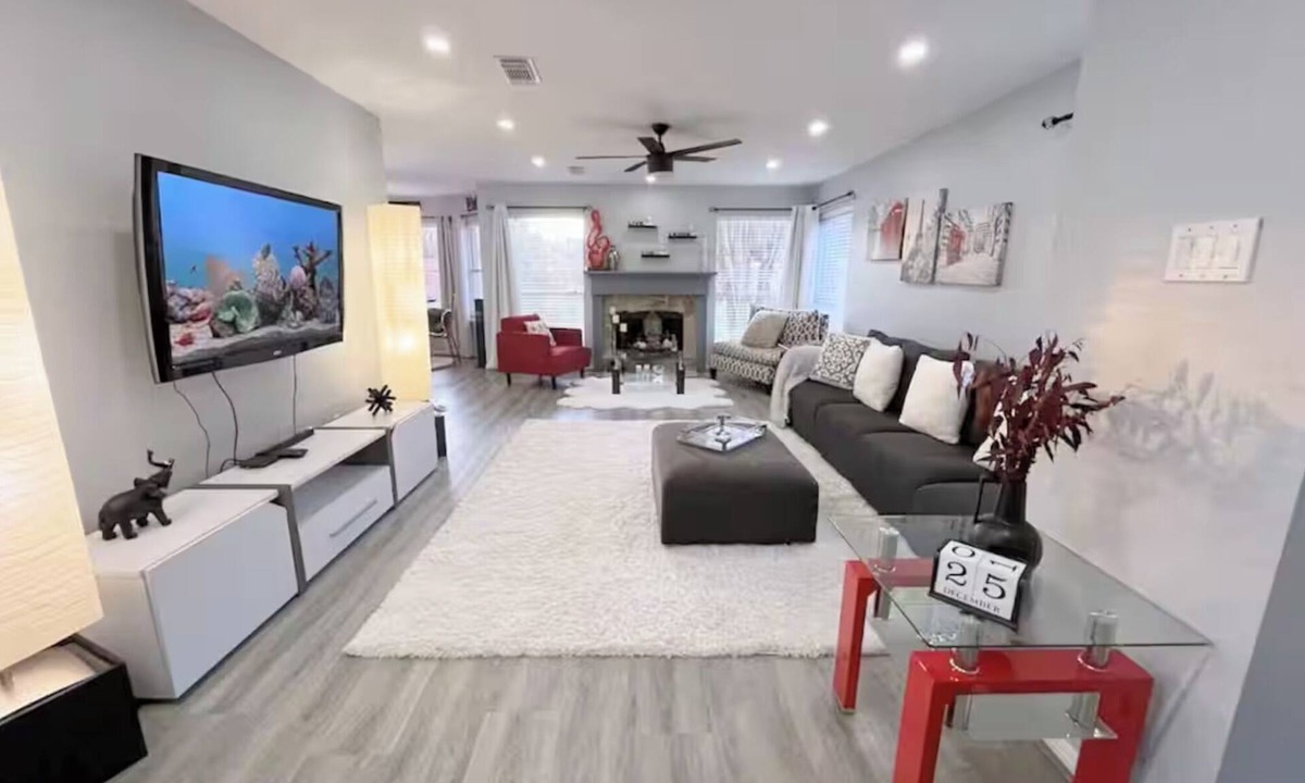 Sugar Land House | Modern 4BR Retreat Extended Stay Ideal. SW Houston