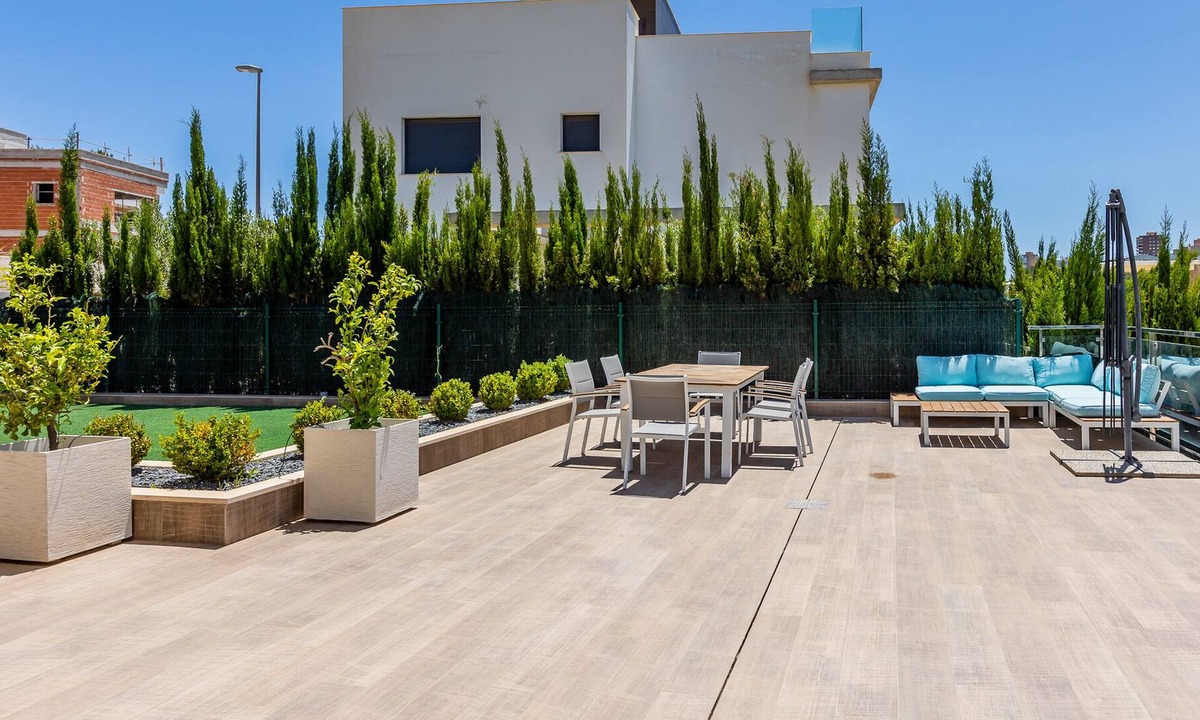 Dehesa de Campoamor Ski Chalet | Modern 5-bedrooms villa near the sea