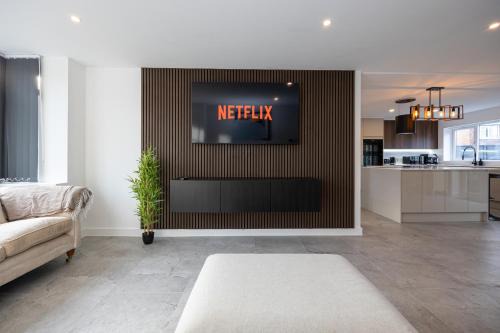 Manchester House | Modern 5-Bed Home EV City Centre 10 min