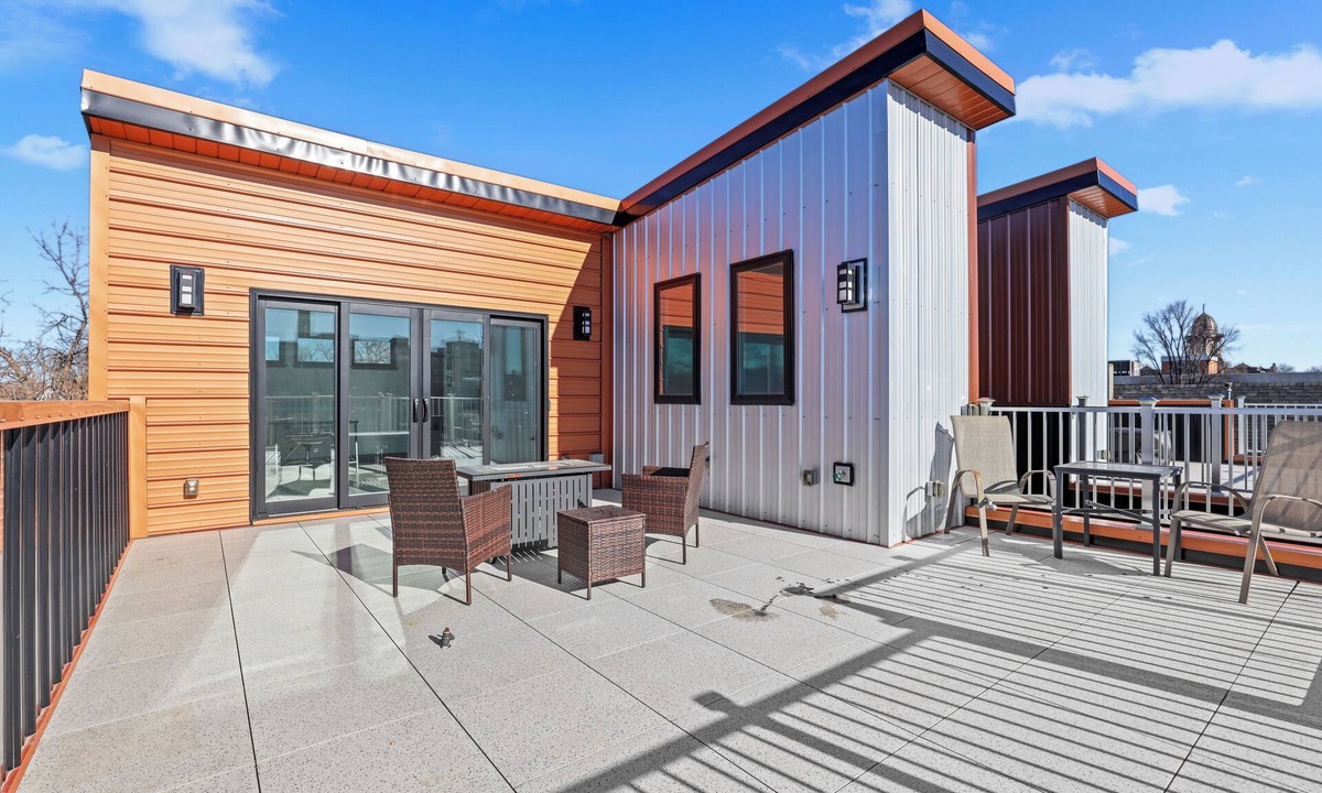 Great Falls House | Modern 5bd mins from downtown