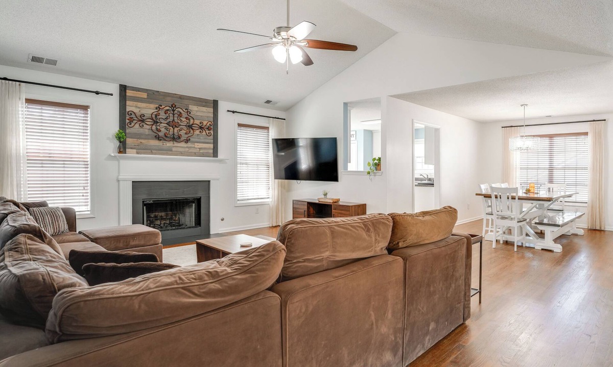 Cartersville House | Modern 6BR Haven with Playroom, Gym, Deck