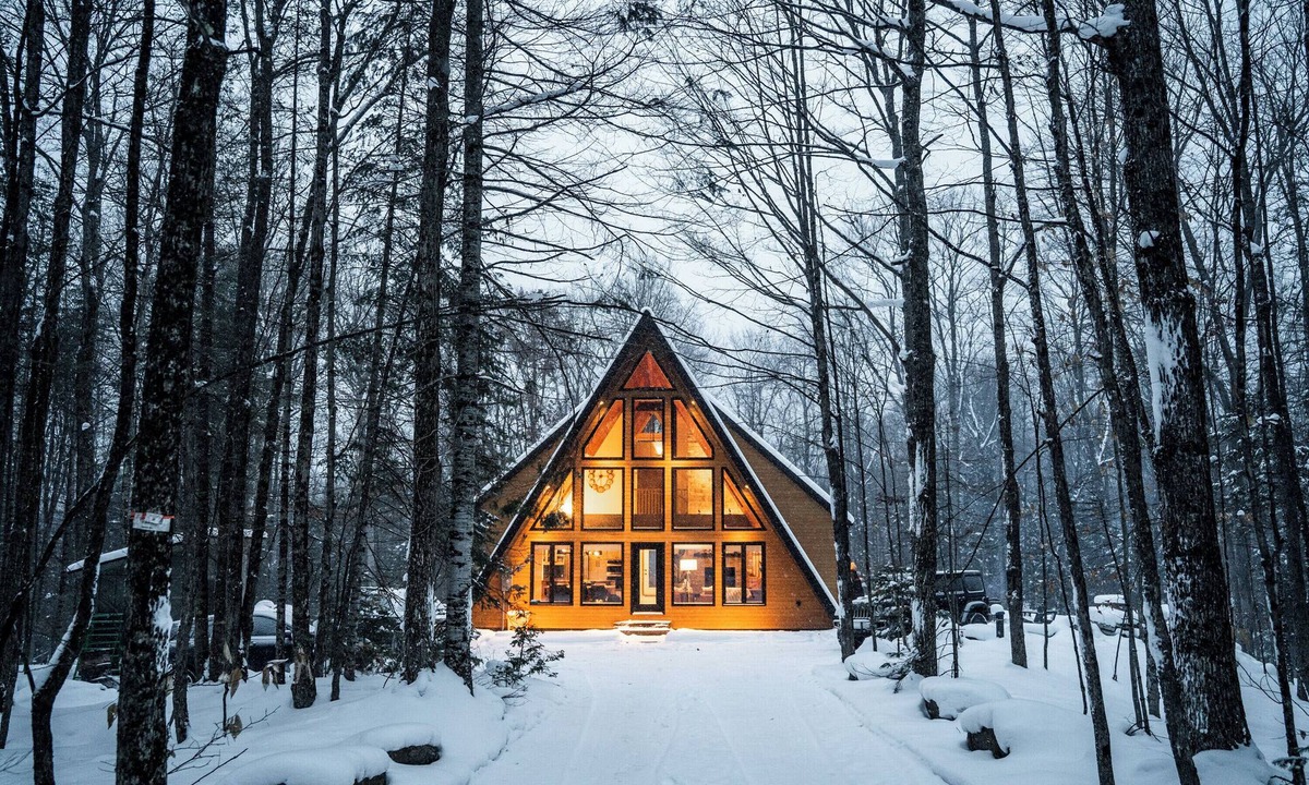 Haliburton Ski Chalet | Modern A-Frame Retreat -Sauna, Hot Tub, Haliburton