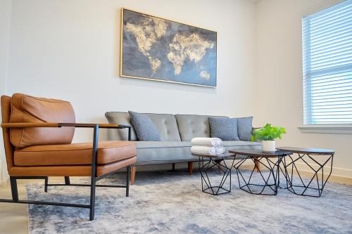 Sherman Apartment | Modern A plus Location KINGbed pool gym