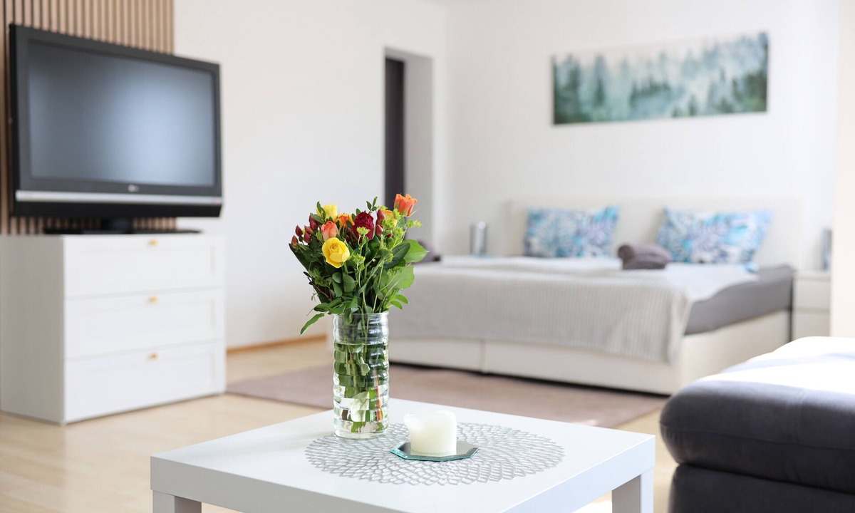 Reichenhofen Apartment | Modern Accommodation in Leutkirch with Mountain View, Wi-Fi & Balcony