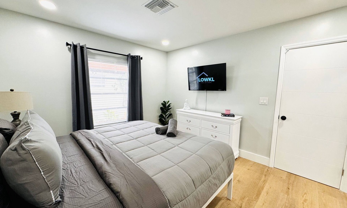 Lake Ridge Apartment | Modern, Affordable & Stylish 1 Bed APT