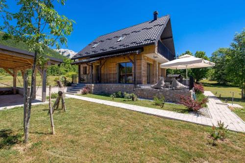 Karlobag Ski Chalet | Modern Alpine Monsalbius Chalet