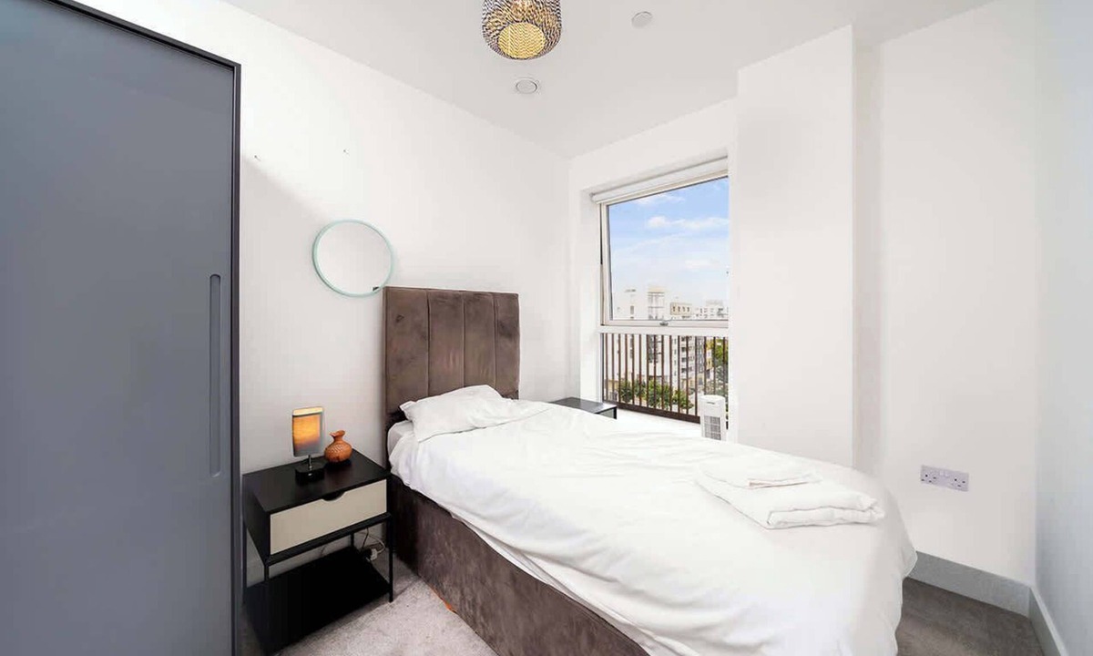 Royal Docks Apartment | Modern Amenities - Easy Access to O2