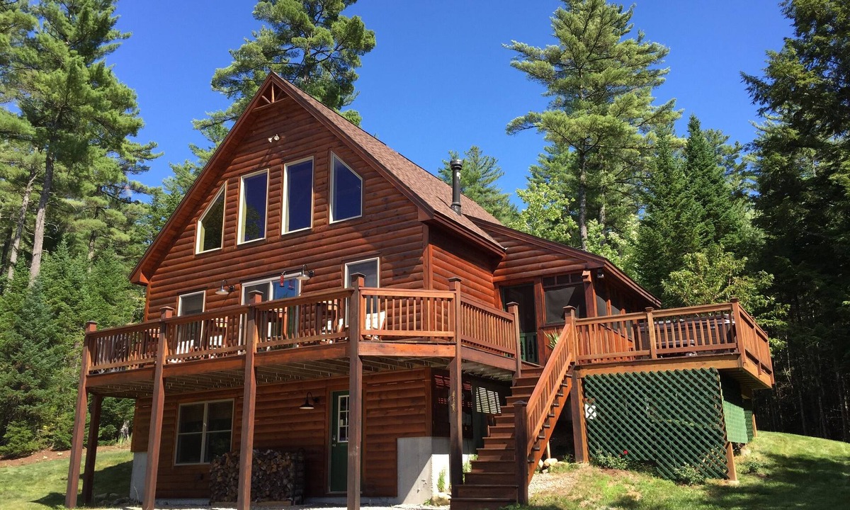 Rumford Center Ski Chalet | Modern Amenities And Rustic Charm
