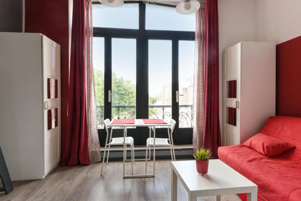 Vauban - Wazemmes Apartment | Modern and bright studio in Vauban district Central Lille