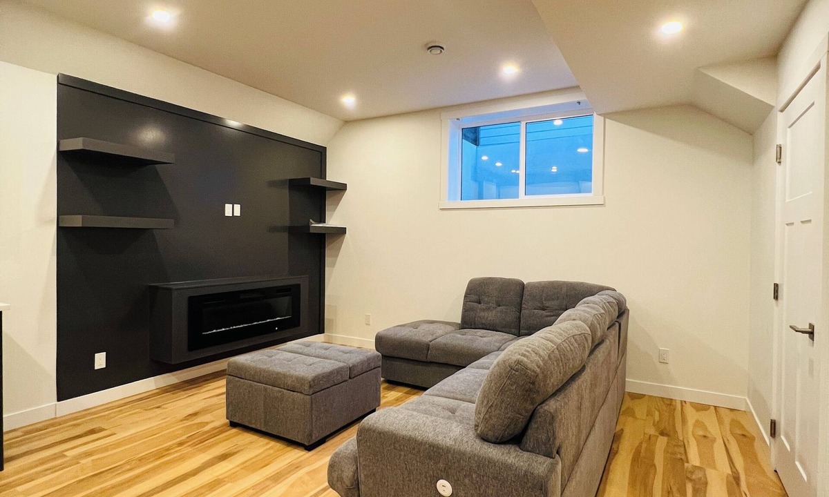 Willow Park House | Modern and Comfortable Basement Suite – Minutes from Downtown!