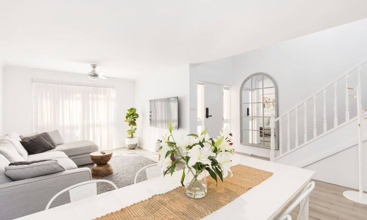 Fullarton House | Modern and convenient home with ample amenities