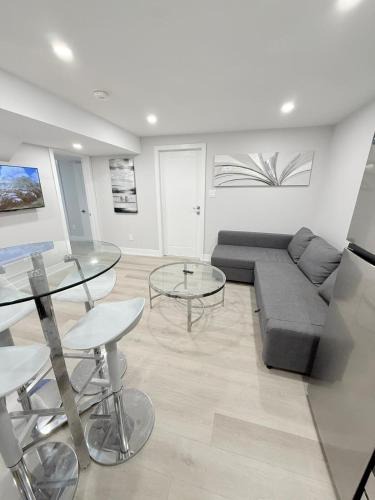 Milton Apartment | Modern and Cozy Basement Suite,2 Bedrooms with Kitchen ,Parking and Separate Entrance
