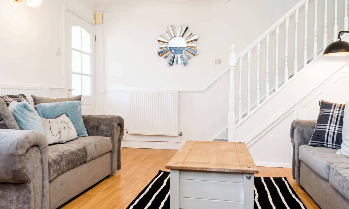 Ipswich House | Modern and Spacious 4 Bedroom Home in Ipswich