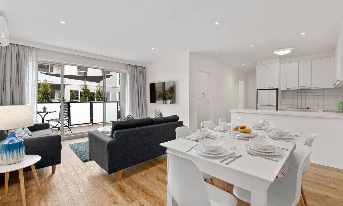 Burwood Apartment | Modern and Spacious Three Bedroom Apartment
