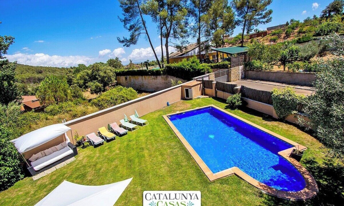 Can Vinyals Villa | Modern and spacious w/private pool close to BCN
