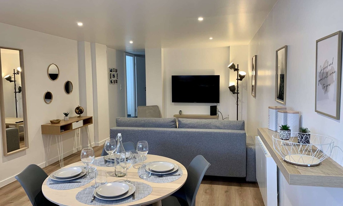 Dinsheim Apartment | Modern apartment with free parking