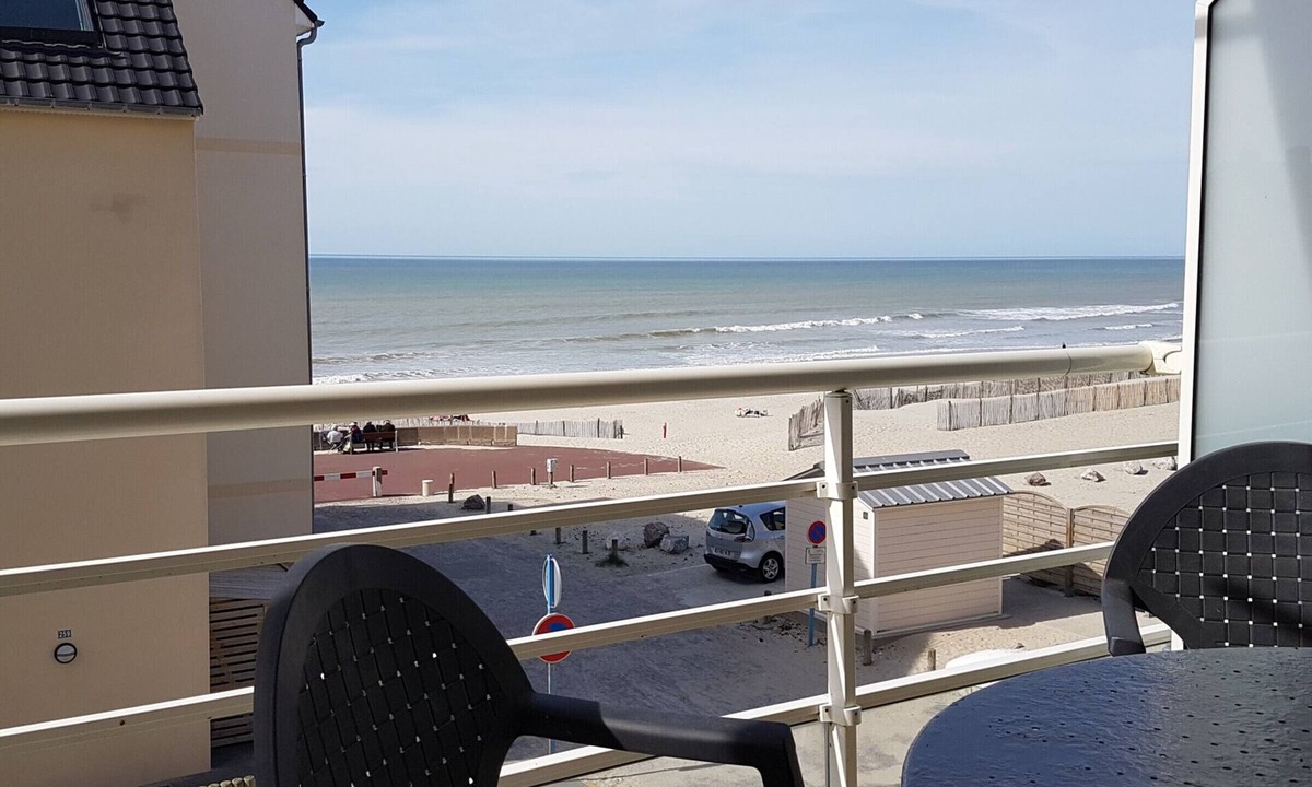 Fort-Mahon-Plage Apartment | Modern apartment 2 min from beach, sea view, pets allowed