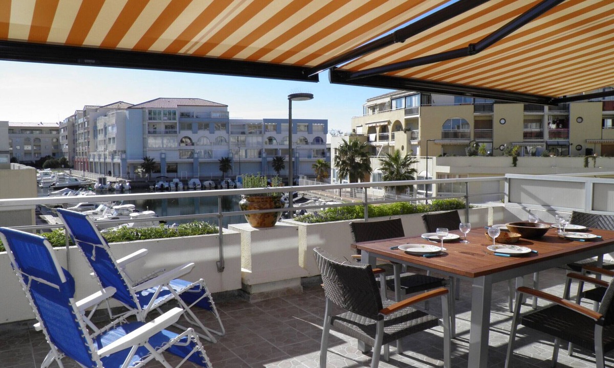 Sete Apartment | Modern apartment, 2-room cabin, terrace and veranda, near beach, private parking