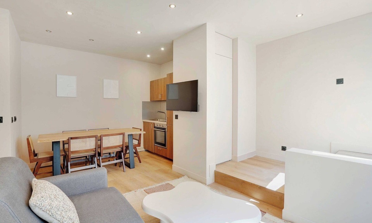 Gare Apartment | Modern Apartment - 2BD/8P - Place D'Italie