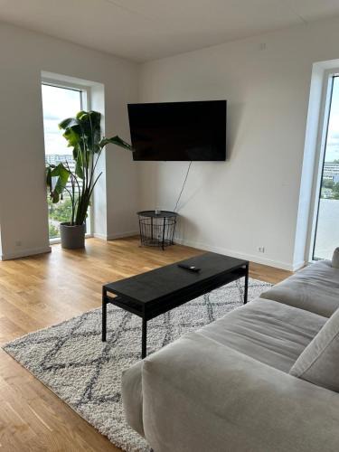 Vallensbæk Strand Apartment | Modern Apartment by Beach and Metro
