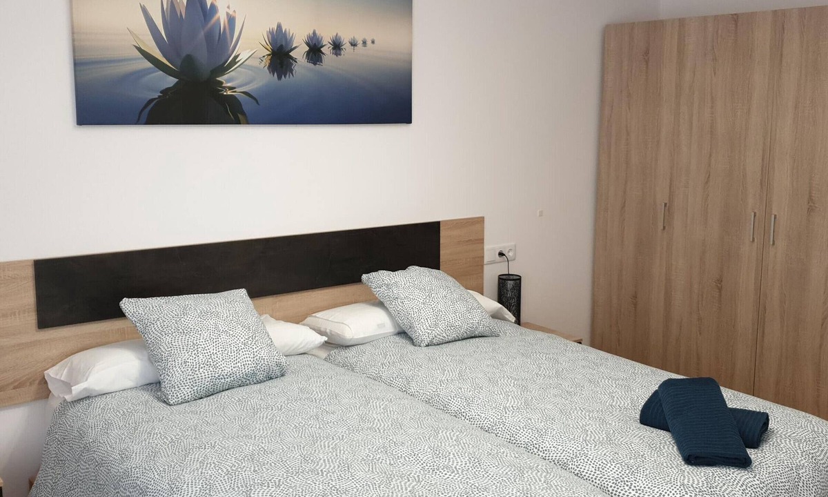 Jaca Apartment | Modern Apartment for 6 in Jaca Center, Near Cathedral