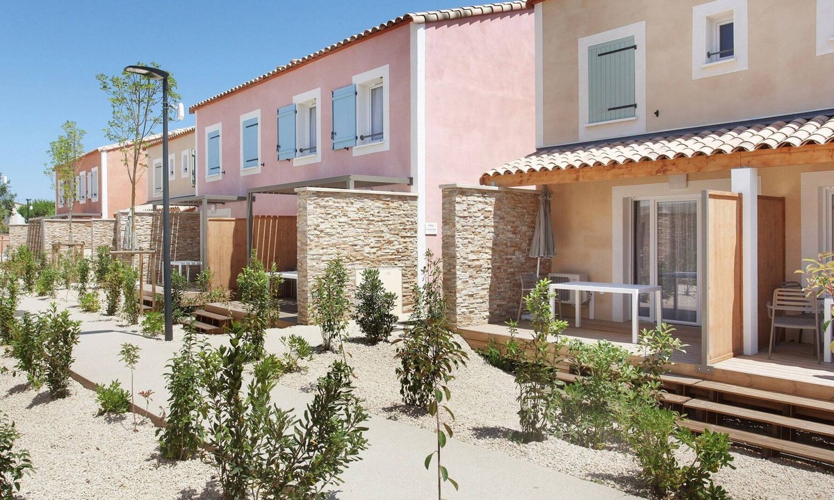Aigues-Mortes Apartment | Modern apartment near the historic Aïgues Mortes