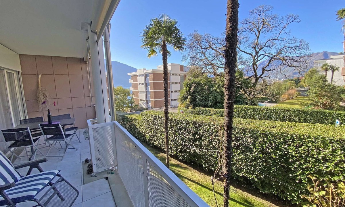 Muralto Apartment | Modern apartment in a spacious apartment building in a central location