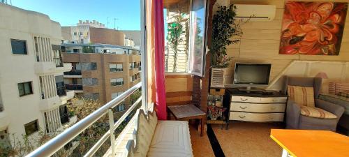 Ensanche Diputacion Apartment | Modern apartment in Alacant, 60m², wheelchair accessible