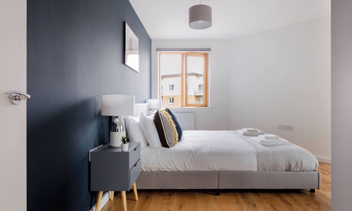 Bow Apartment | Modern Apartment in Bow