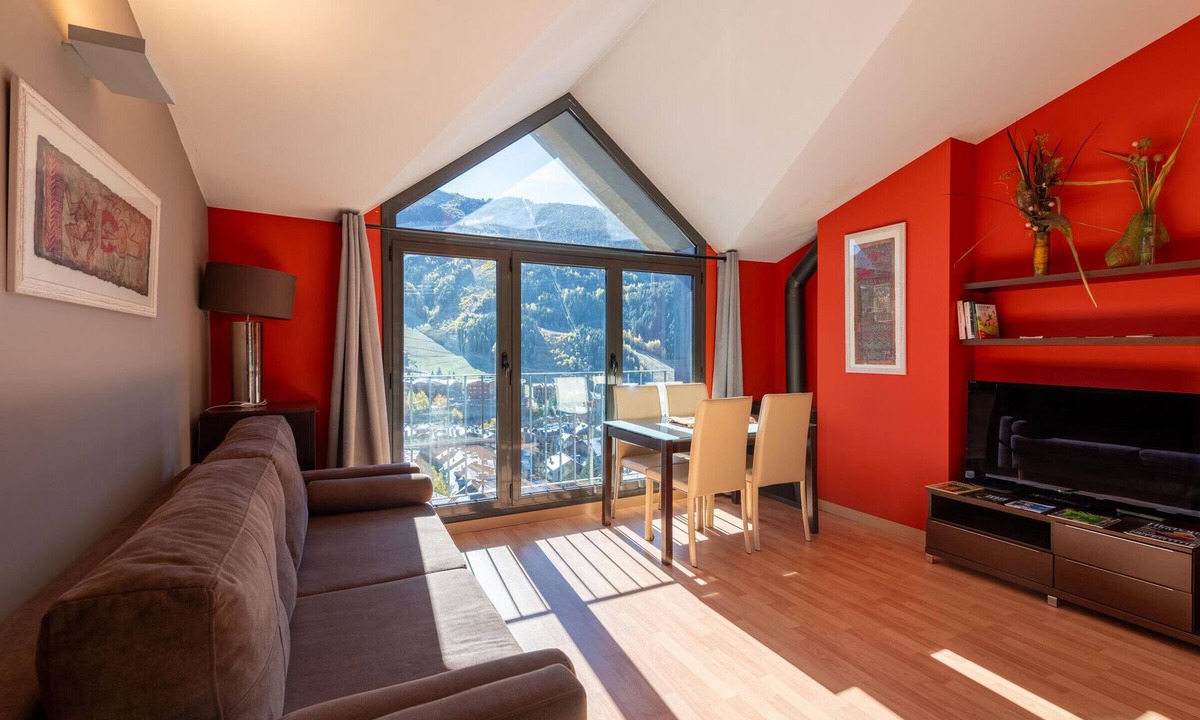 El Tarter Apartment | Modern Apartment in El Tarter - 4 people, Parking Available