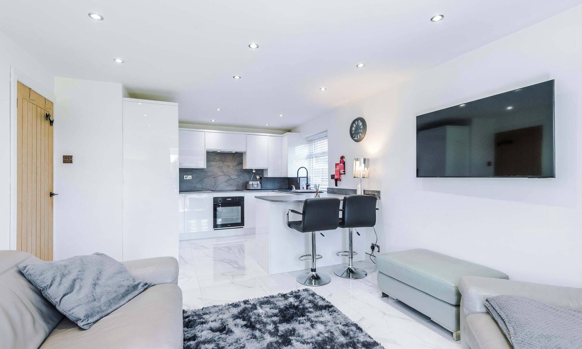 Whitefield Apartment | Modern Apartment in Whitefield with Free Parking