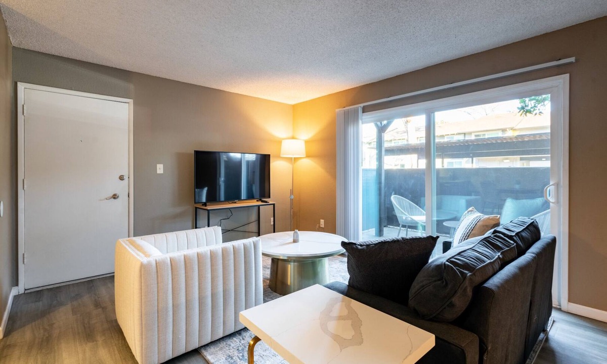Fair Oaks Apartment | Modern Apartment in Prime Location (ID6916)