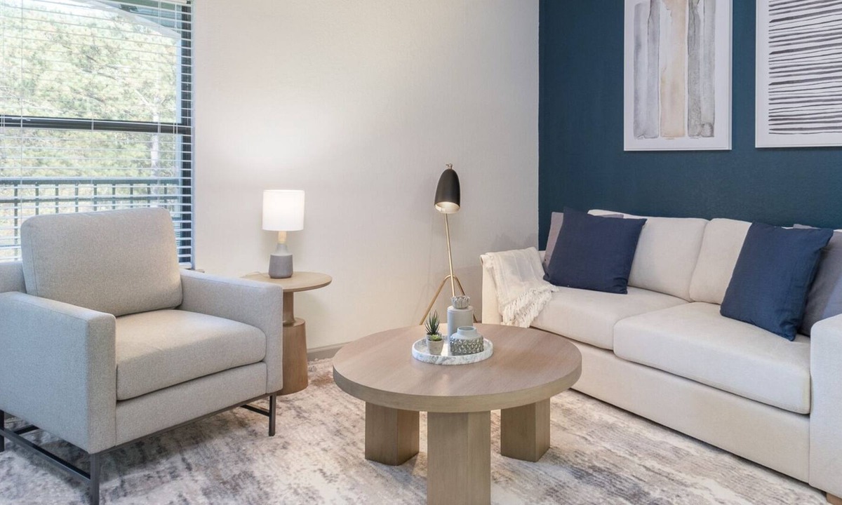 Sand Ridge Apartment | Modern Apartment in Prime Location (ID8017X96)