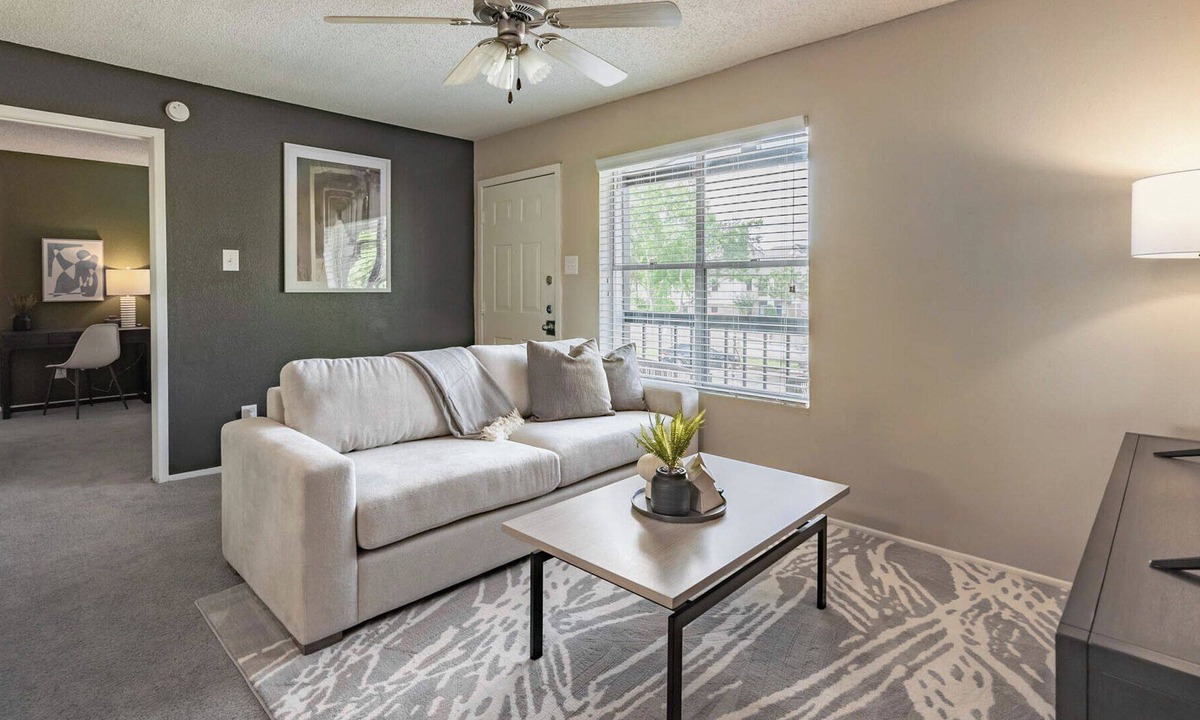 El Lago Apartment | Modern Apartment in Prime Location (ID9665X12)