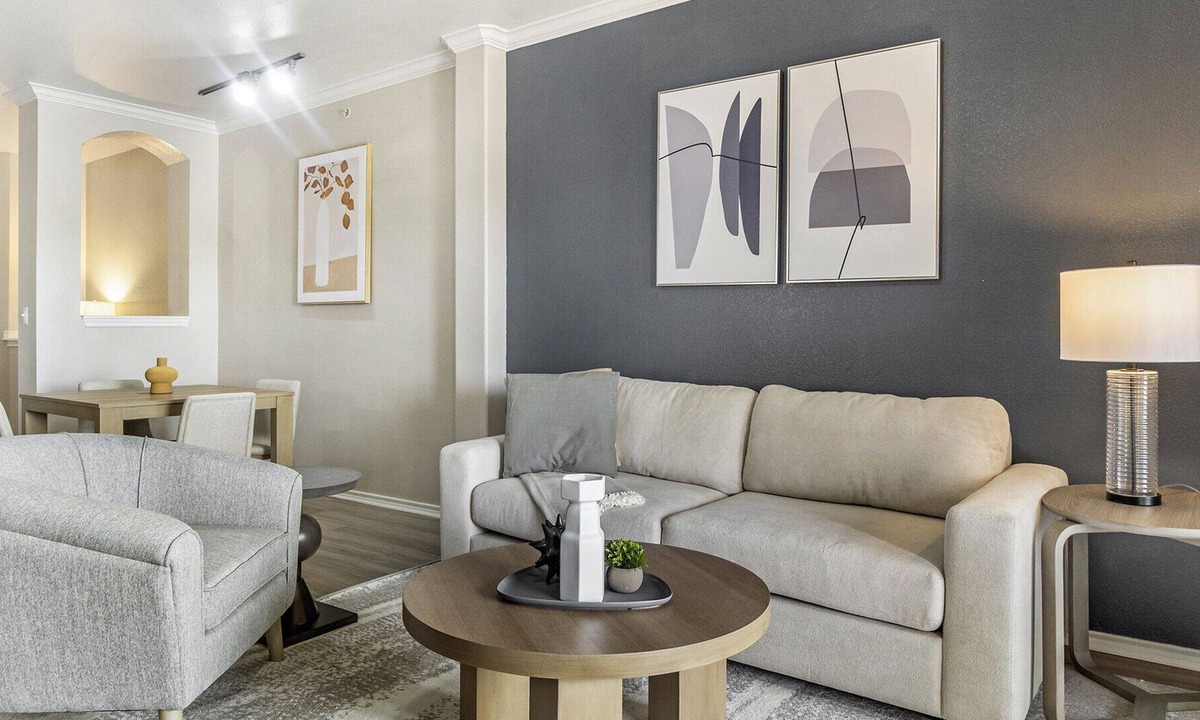 Lewisville Apartment | Modern Apartment in Prime Location (ID6329X47)