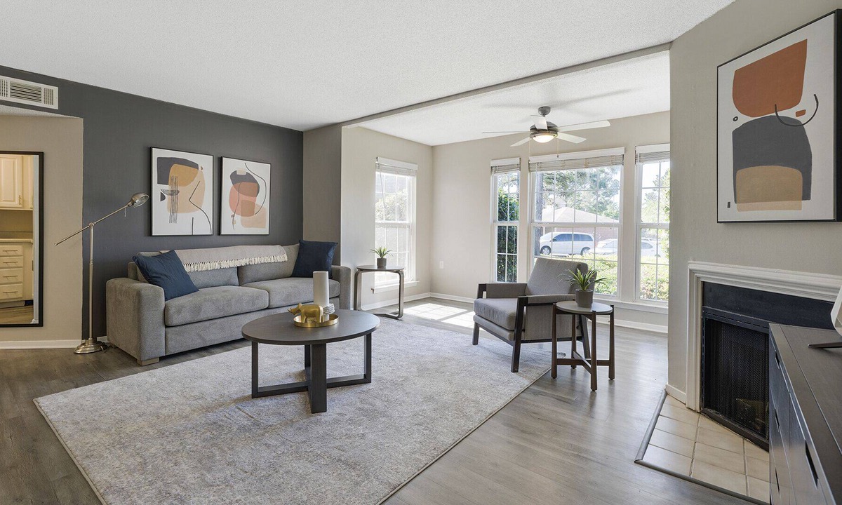 Cordova Apartment | Modern Apartment in Prime Location (ID9825X48)