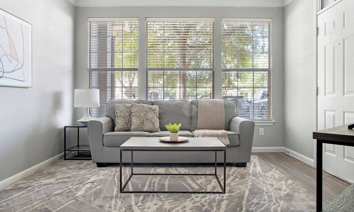 McNeil Apartment | Modern Apartment in Prime Location (ID6101X53)