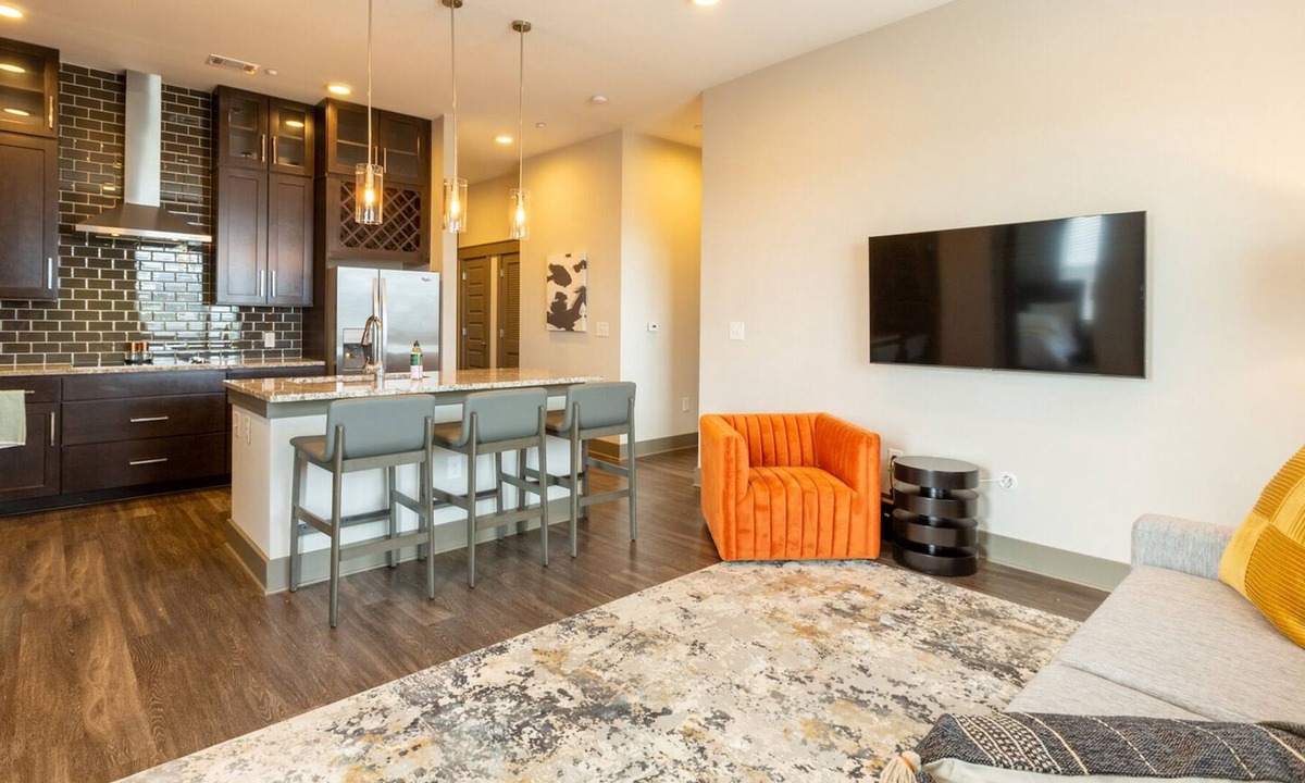 Vickery Meadow Apartment | Modern Apartment in Prime Location (ID917)