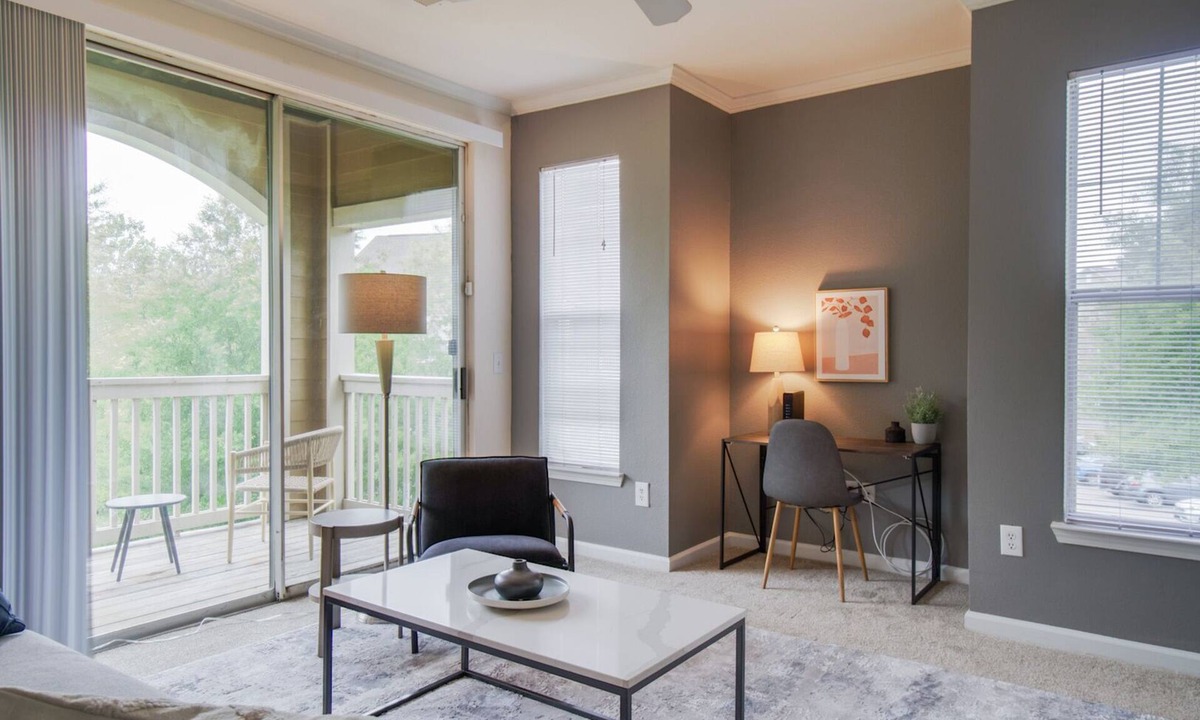 Durham Apartment | Modern Apartment in Prime Location (ID7304)